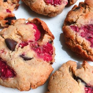 Raspberry chocolate cookies