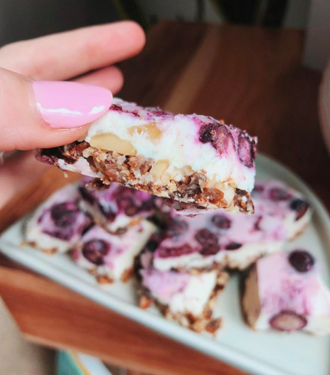 lemon blueberry cheesecake bars