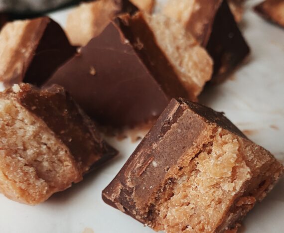 Healthy twix bites